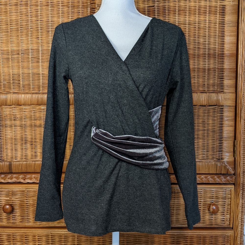 White House Black Market Top w/ Velvet Detail SMALL